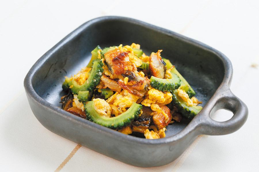 うなぎとゴーヤの卵炒め