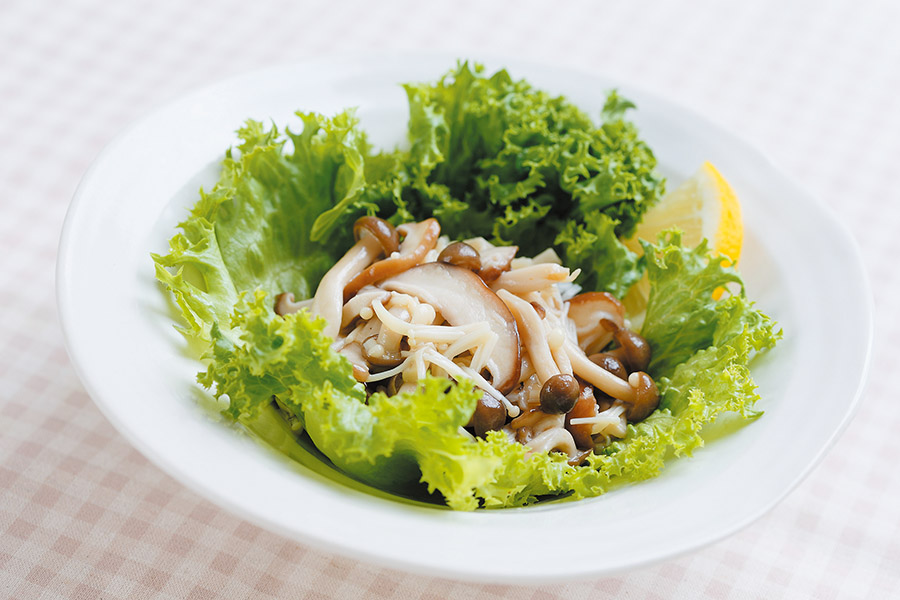 きのこのワイン煮のサラダ