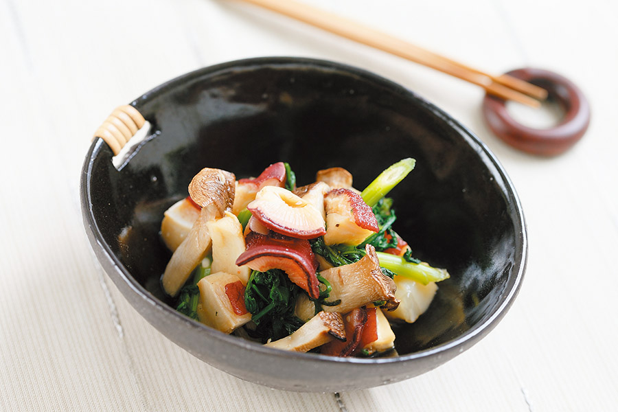 たこと春菊のわさびじょうゆあえ