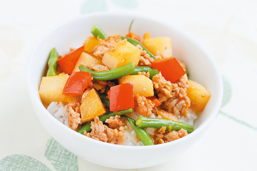 豚ひき肉と長いものピリ辛丼