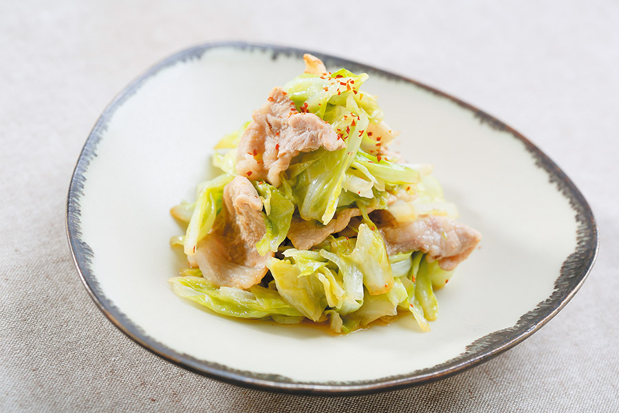 豚肉とキャベツのバターじょうゆ炒め