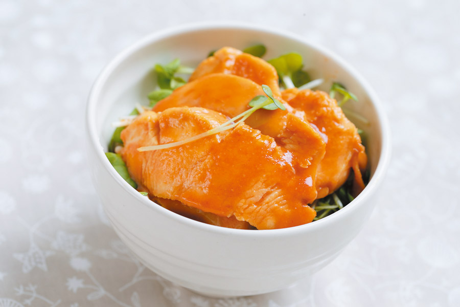 鶏肉の万能ソース蒸し丼