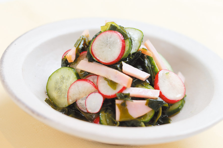 ラディッシュとわかめのポン酢あえ