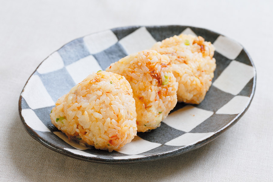 ピリ辛チーズおかかおにぎり