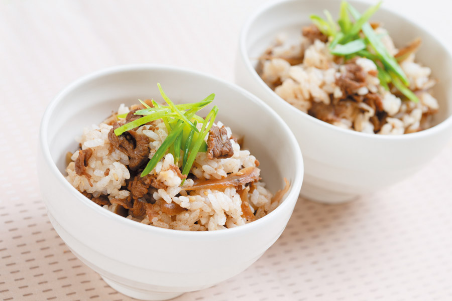 牛肉とごぼうの混ぜご飯