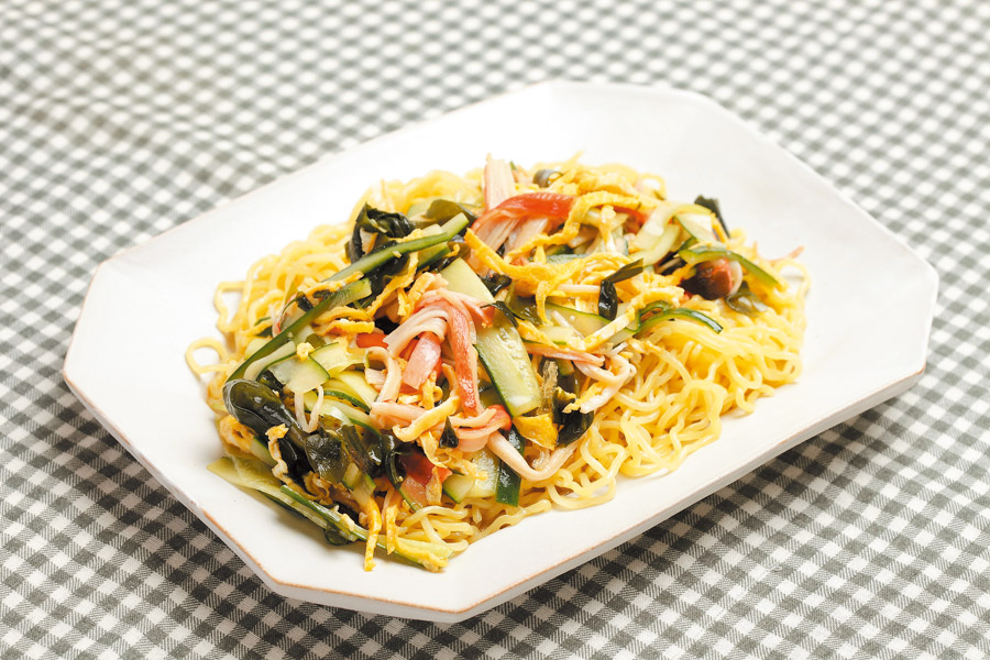 きゅうりとかにかまのラーメンサラダ