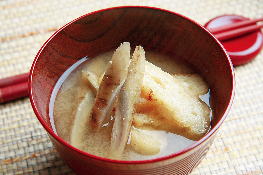 ごぼうと焼き小揚げのみそ汁