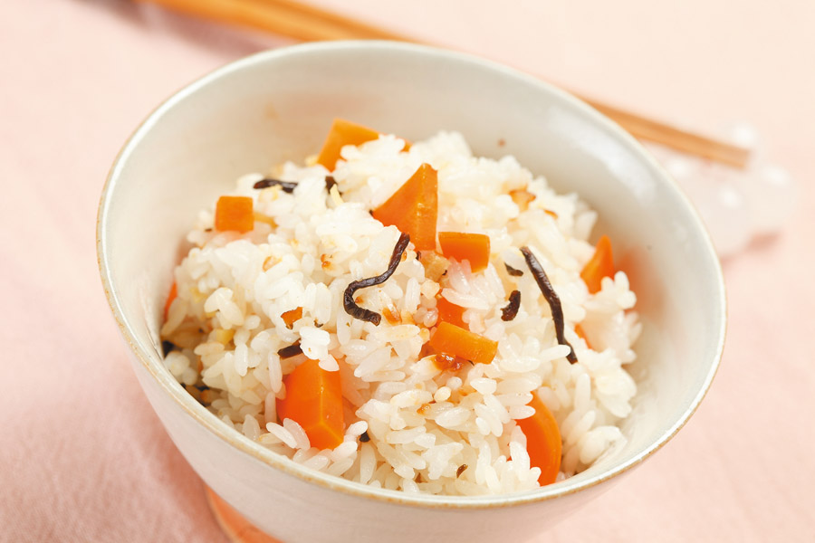 しょうがとにんじんの炊き込みご飯