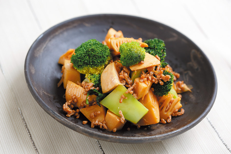 たけのことブロッコリーの炒め煮