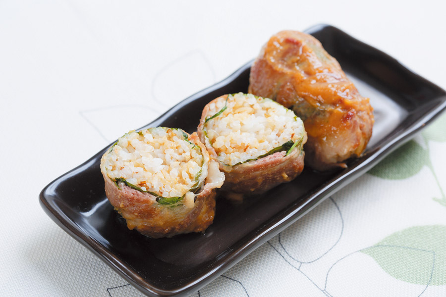 みそ味の肉巻きおにぎり