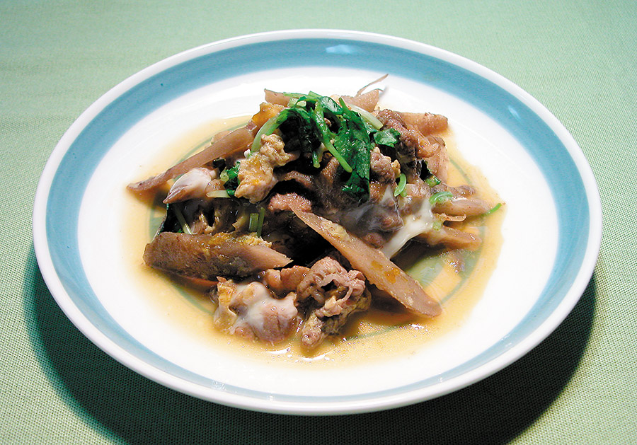 ごぼうと豚肉の卵とじ