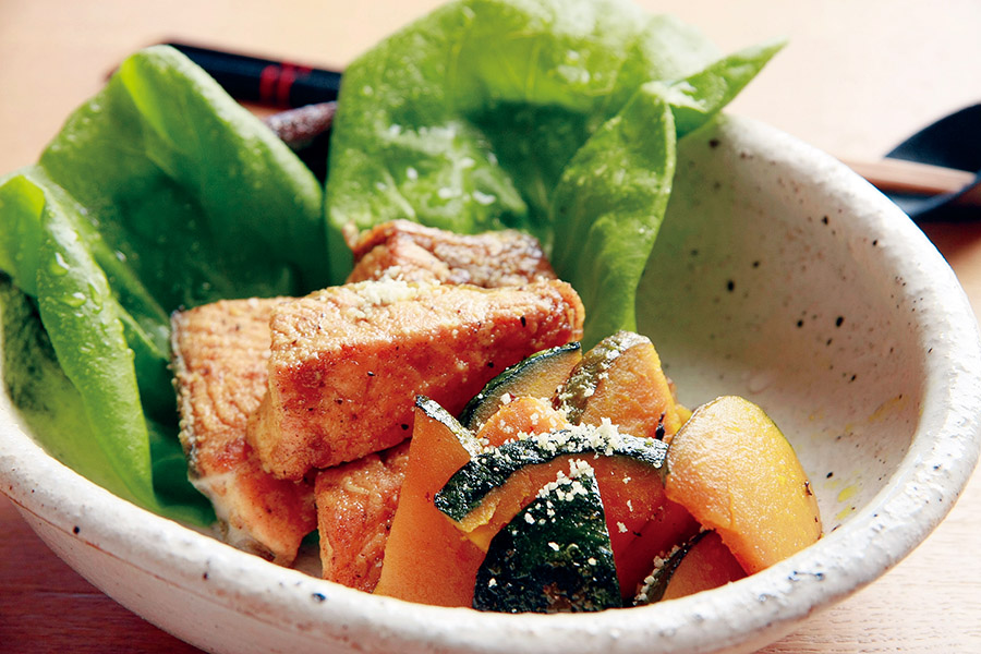 スパイシーサーモンとかぼちゃのソテー