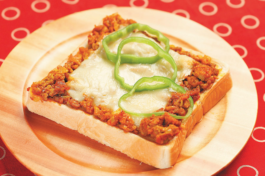 ドライカレーのパンピザ