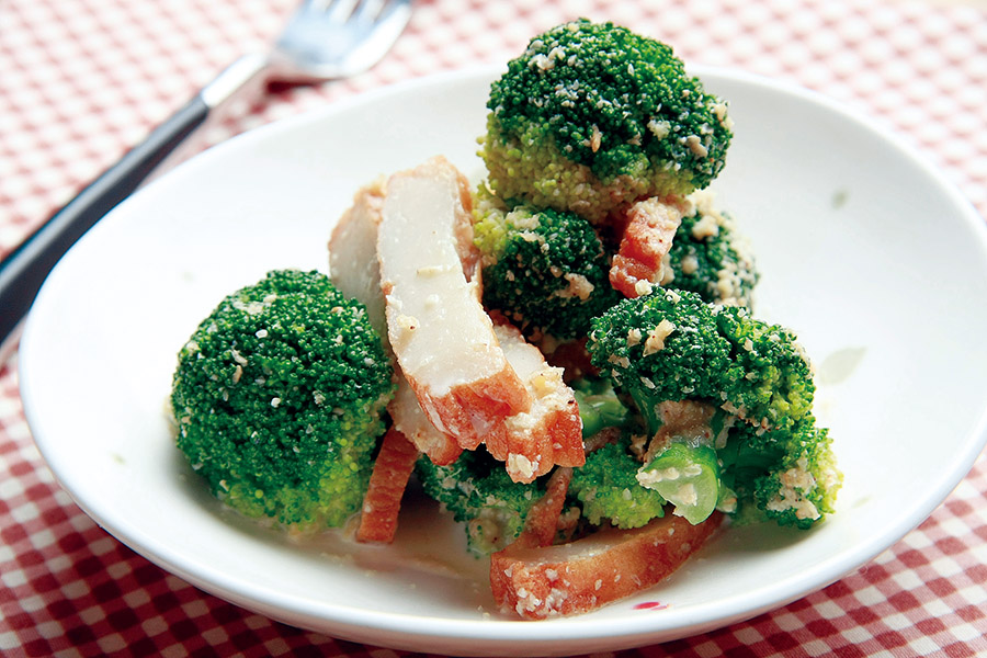 ブロッコリーのごま味噌マヨネーズあえ