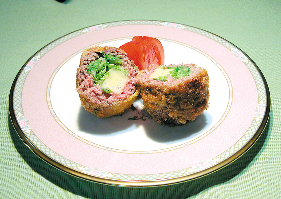 春キャベツとチーズのメンチカツ