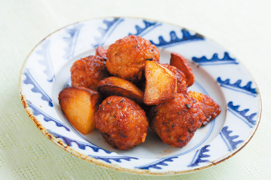 揚げ団子のケチャップあえ