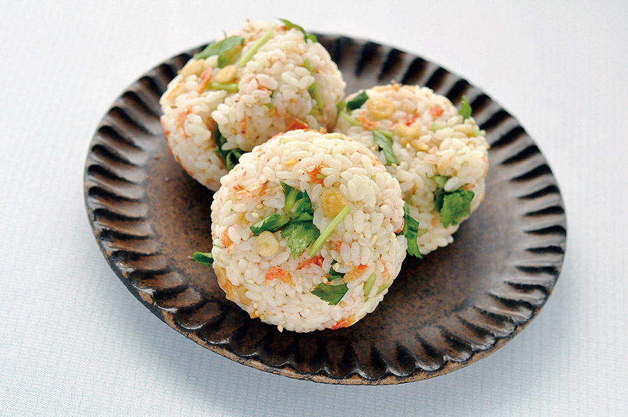 桜えびと天かすのおむすび