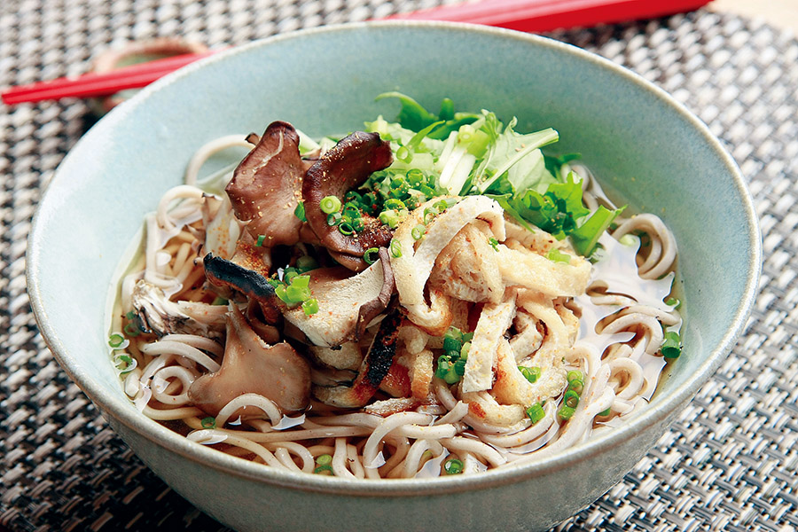 焼き揚げとまいたけのそば