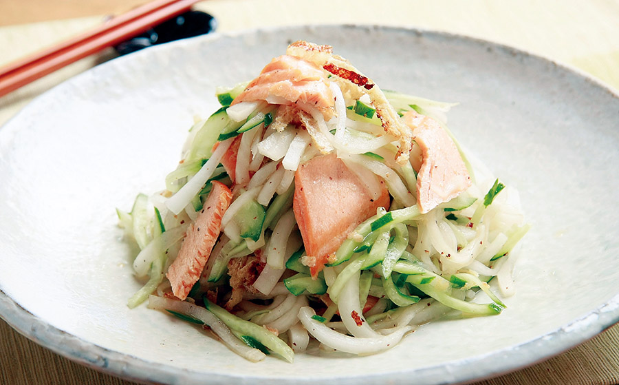 焼きサーモンの和風ドレッシングサラダ