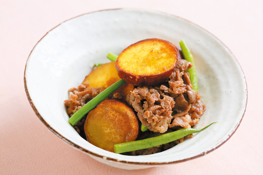 牛肉と揚げさつまいもの甘辛炒め