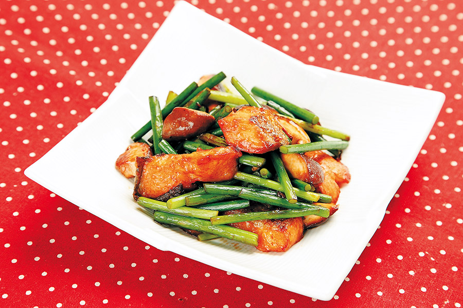 生鮭とにんにくの芽の炒めもの