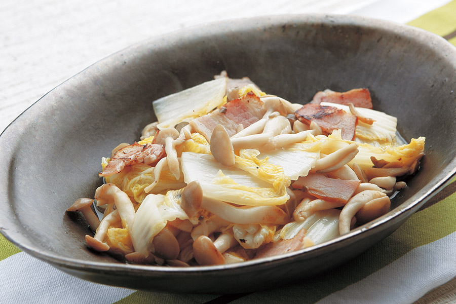 白菜としめじの酢炒め