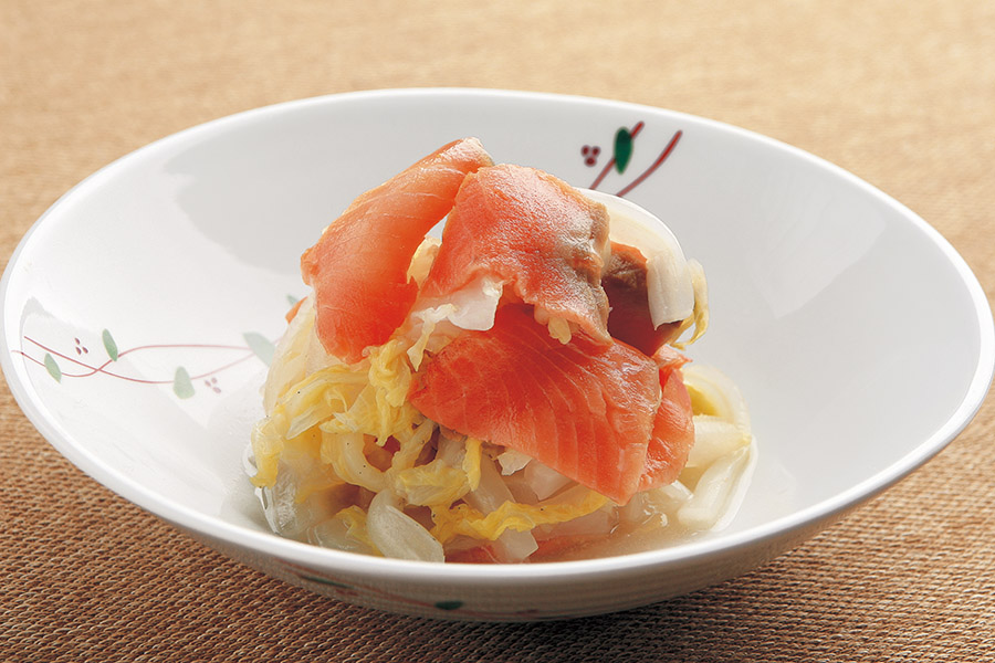 白菜とスモークサーモンの酢のもの