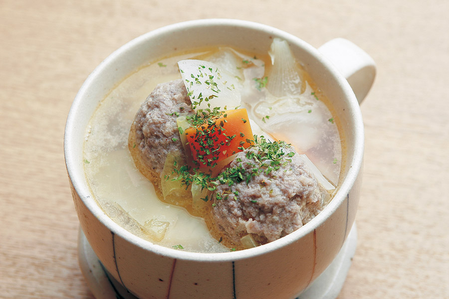 野菜たっぷりミートボールスープ