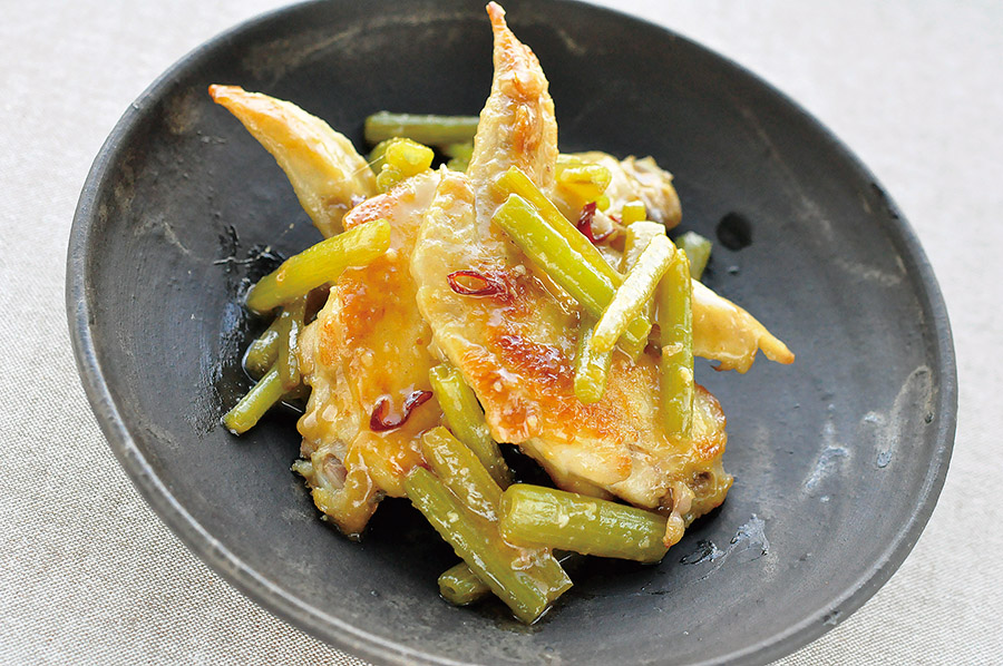 鶏手羽先とふきのみそ炒り煮