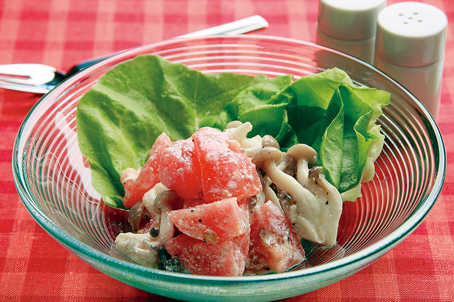 トマトとしめじのカッテージドレッシングサラダ