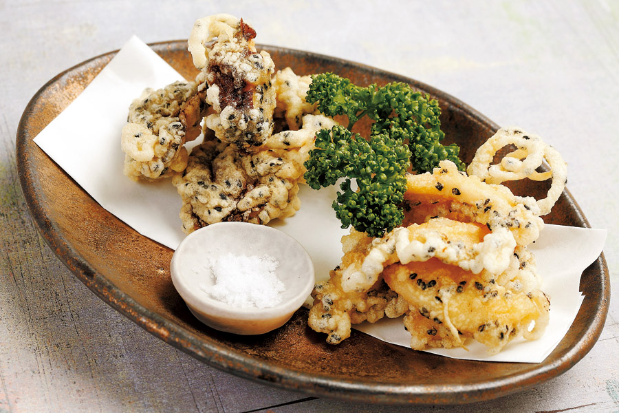 いかとしいたけのごま入り天ぷら