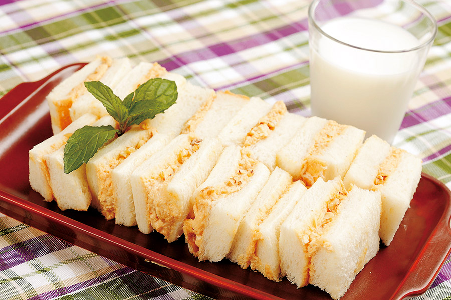 きな粉とくるみのクリームサンド