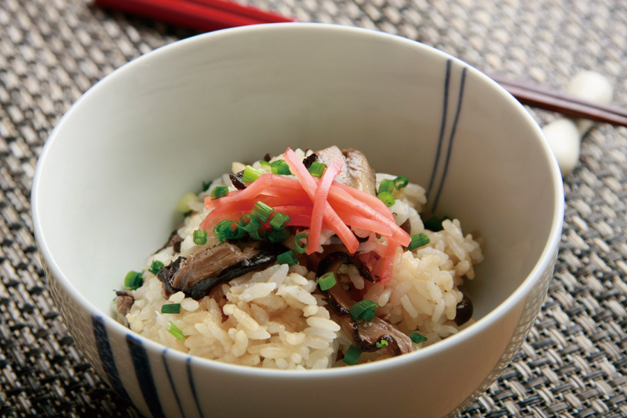 きのこと油揚げの炊き込みご飯