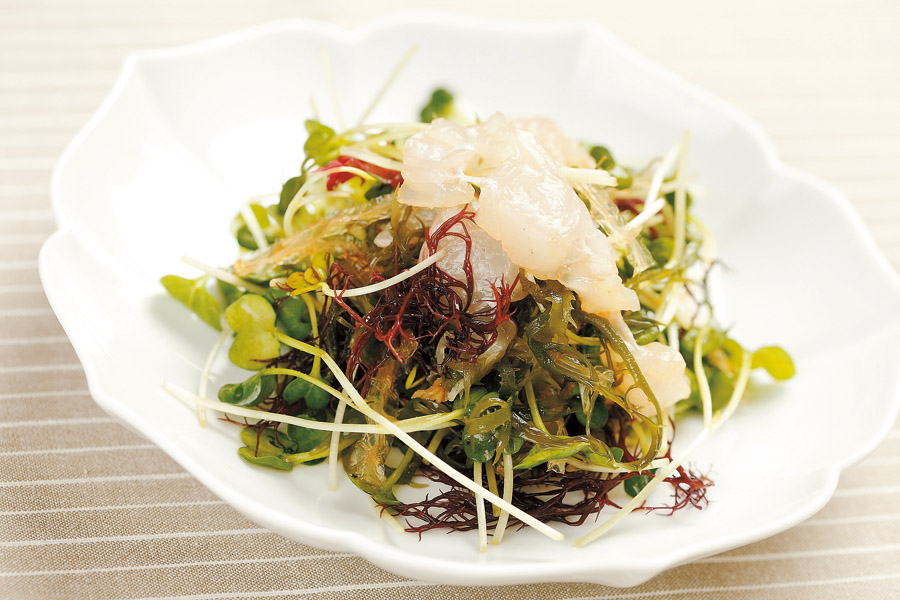 鯛と海藻ミックスのサラダ