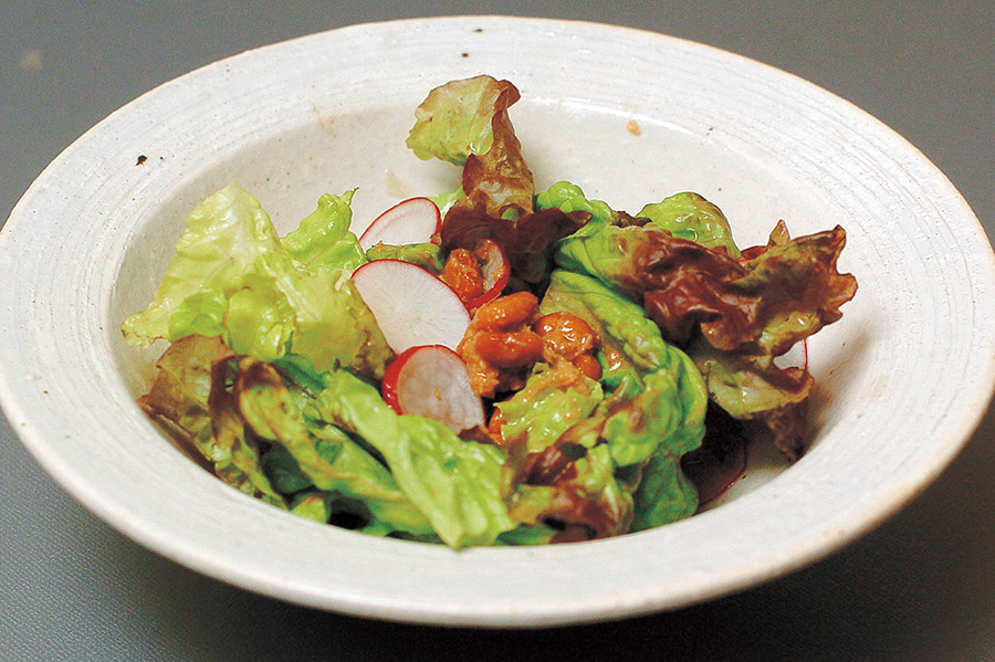 レタスの納豆ドレッシングサラダ