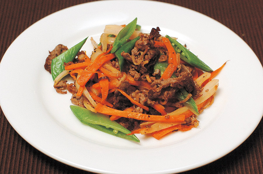 牛肉と千切り野菜のピリ辛炒め