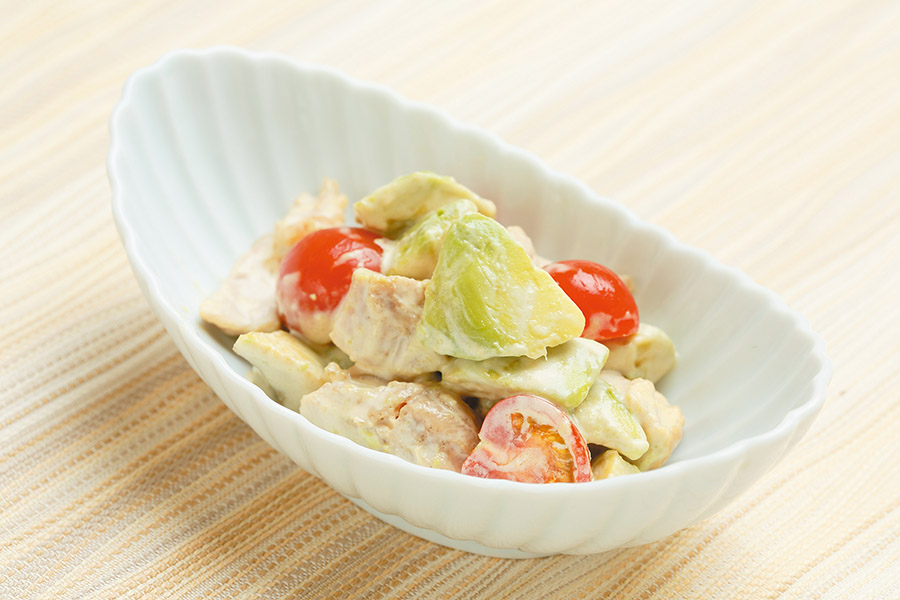 鶏肉とアボカドのわさマヨあえ