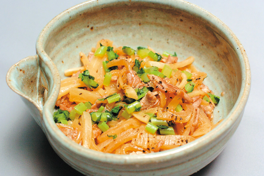 千切り豚肉と大根の炒めもの