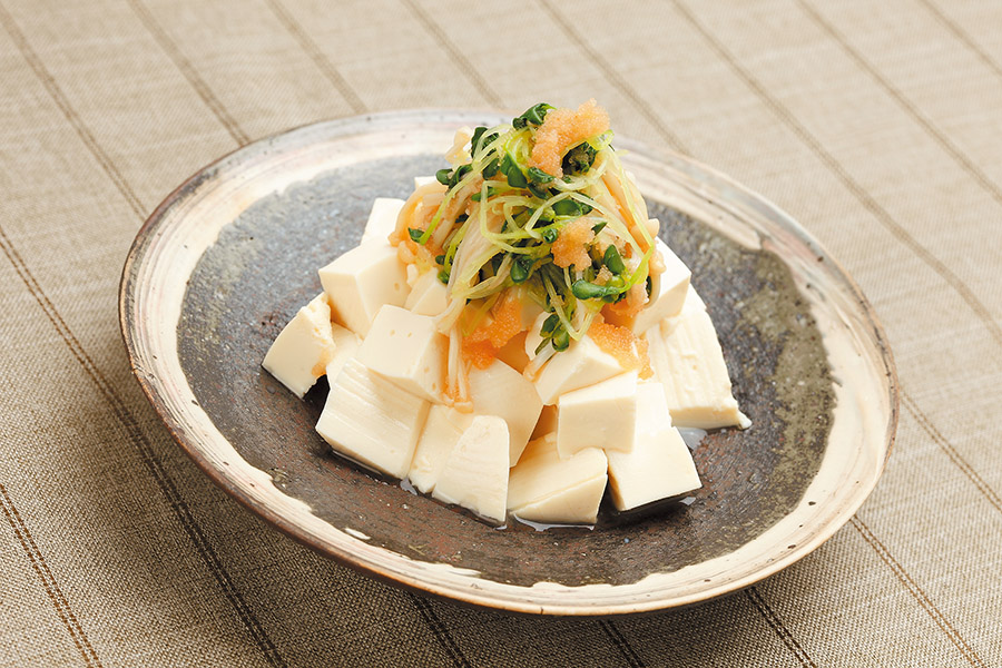 えのきとかいわれ菜と辛子明太子の豆腐サラダ