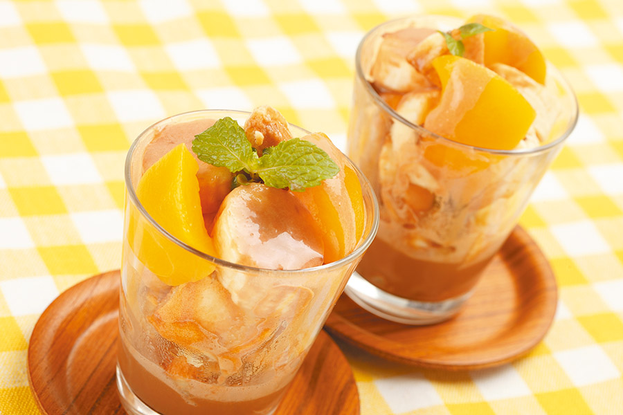 バナナとホットケーキのチョコソースがけ