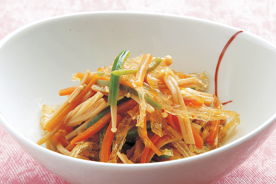 きのこと糸寒天のラー油あえ