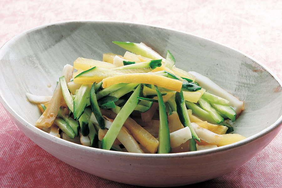 ちくわときゅうりとたくあんの細切りサラダ