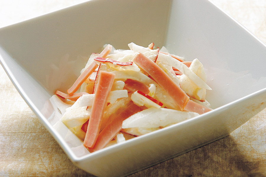 大根とりんごのサラダ