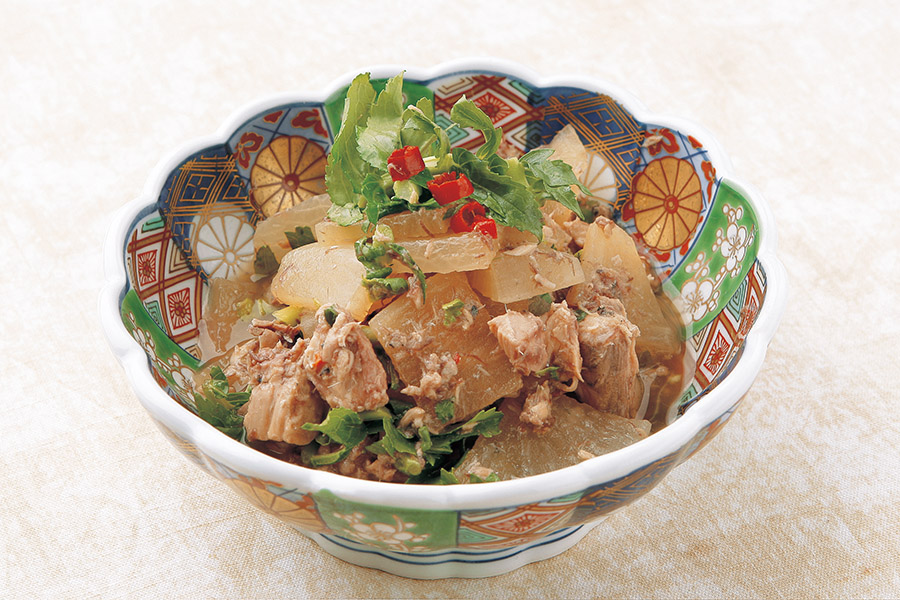 大根とさば水煮缶のしょうゆ煮