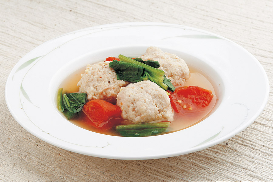 トマトとほうれん草と肉団子のスープ