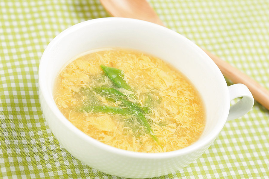 卵ときぬさやのスープ