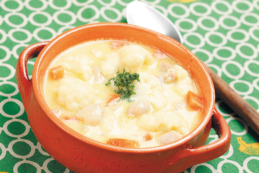 鶏肉とカリフラワーのシチュー