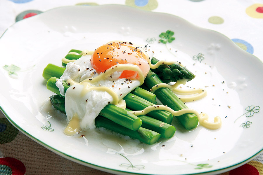 アスパラのポーチドエッグのせ