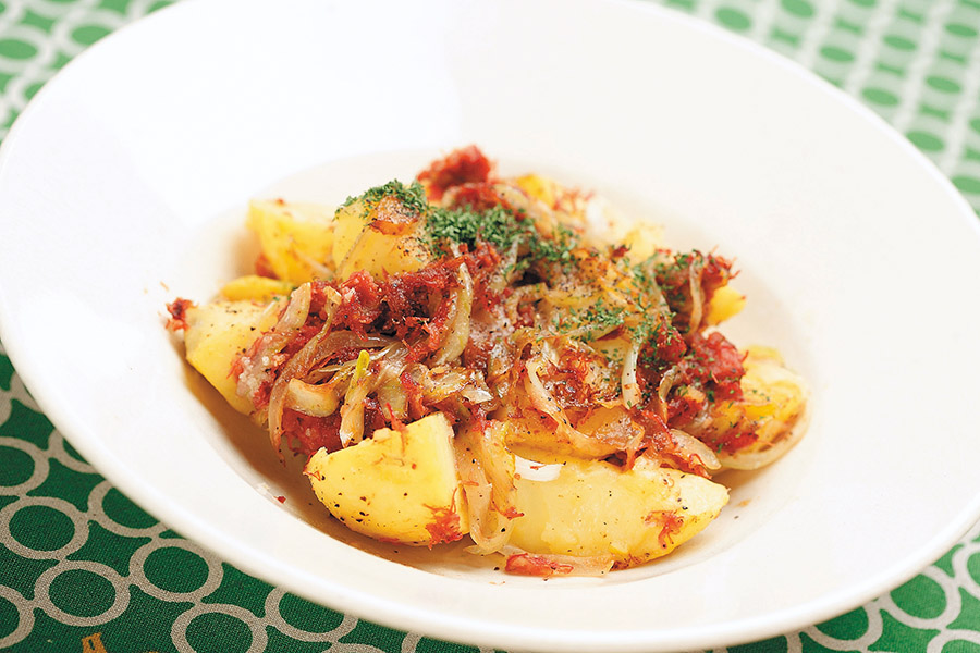 コンビーフとじゃがいもの炒めもの