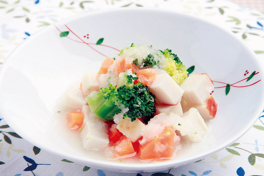 ブロッコリーとかまぼこのおろしあえ